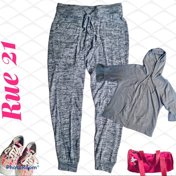 Rue21 Pants - Rue 21 Gray & White Joggers.